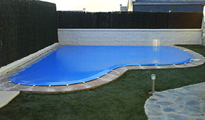 Lonas de piscinas en Torrej&oacute;n de la Calzada.